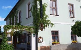 Penzion a restaurace U Hájků